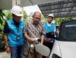 Dukung Era Kendaraan Listrik, PLN Nyalakan 300 Home Charging Mobil Listrik