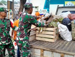 Ciptakan Lingkungan Bersih, Koramil 03/Pasar Rebo, Giat Karya Bakti