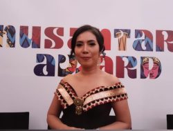 Koleksi NASYA COLLYER Tapis Lampung Mewarnai Megahnya Acara Nusantara Award 2024