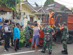 Lancarkan Genangan Air, Koramil Cipayung Gelar Karya Bakti