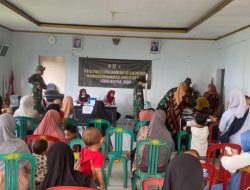 Puluhan Ibu Ibu Antusias Mengikuti Penyuluhan Kesehatan Yang di Sampaikan Sertu Aden