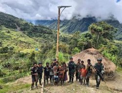 Koops Habema TNI Respons Kebutuhan Masyarakat Homeyo dan Wilayah Lain Papua Akan Penerangan Lampu Listrik