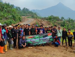 Club Motor King Bogor Timur, Bahu Membahu Bersama TNI dalam Pengerasan Jalan TMMD Ke 120 Sukamakmur