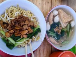 Ini Alasan Kenapa Bakmi Julia ‘Ayung’ di Taman Semanan Indah Selalu Ramai