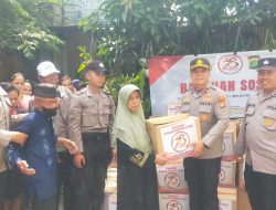 Sambut HUT Bhayangkara ke-78, Polsek Kalideres Distribusikan 75 Paket Sembako kepada Warga Tegal Alur