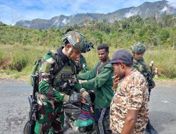Warga Dukung Satgas TNI Amankan Area Pasar Pagi Sugapa