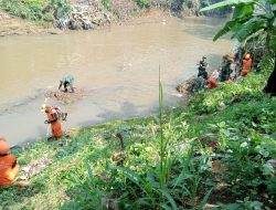 Bersatu Dengan Alam, Koramil 03/Pasar Rebo, Giat Bersih-bersih Sungai Ciliwung