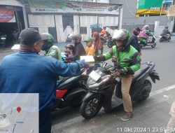 FWJI Kota Tangerang Kembali Bagikan Paket Nasi ke Pengguna Jalan di Hari Jum’at Berkah