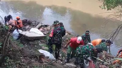 Bersih-bersih Ciliwung, Oleh Kodim 0505/JT Dalam Rangka HUT TNI ke 79