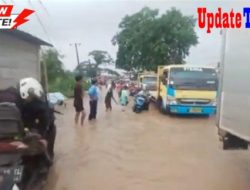 Hujan Deras! Membuat Kemacetan Panjang, Banjir Kerap Melanda Akses Jalan Tertutup Air