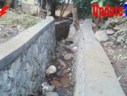 Pemdes Pingku Mulai Pembenahan Desa Pembangunan Tembok Penahan Tebing (TPT) Dana Desa Tahap ke 2
