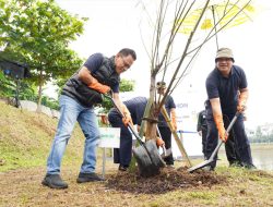 Jaga Kelestarian Alam, PLN Bersama Pemprov DKI Jakarta Beraksi Tanam 100 Pohon di Waduk Brigif