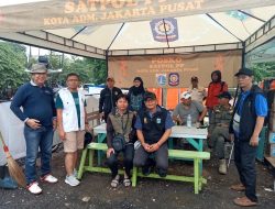 Kaspudin Nor Berkunjung Kelokasi Pengungsi Korban Kebakaran Kebun Kosong di Tanah Kosong Lingkungan Kemayoran Jakarta