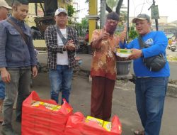 Rutinitas Berbagi Nasi Kotak Setiap Hari Jum’at Berkah