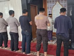 Personil Polsek Balaraja Polresta Tangerang, Laksanakan Sholat Dzuhur Berjamaah di Mushola Ar-Rafi