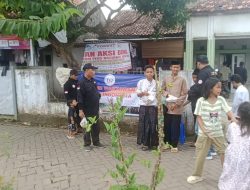 Semangat Berbagi Jum’at Berkah di Depan Kantor Sekretariat FWJI Tangkot