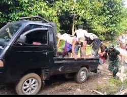 Meski Mobil Amblas, Personil TMMD ke-123 Tahun 2025 Kodim 0621/Kab.Bogor Tetap Semangat Angkut Material