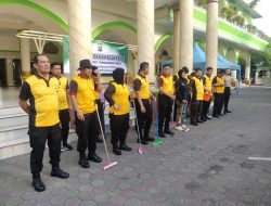 Jelang Ramadhan 1446 H, Jajaran Polres Metro Tangerang Kota Bebersih Masjid di Lingkungan