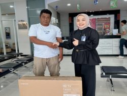 BRI Gading Serpong Serahkan Hadiah Undian Simpedes, Wujud Apresiasi Kepada Nasabah Setia