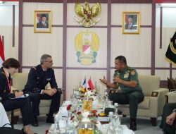 Perkuat Diplomasi Pertahanan, Kasad Gelar Pertemuan Strategis dengan Delegasi Negara Sahabat di Indo Defence 2025