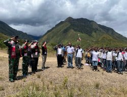 Merah Putih Berkibar di Puncak Jaya