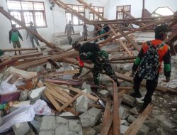 Pulihkan Aktivitas Warga, TNI AD Kerahkan Personel Bersihkan Puing Gempa Poso