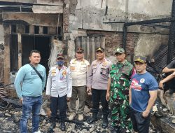Kebakaran Hebat Melanda Permukiman Padat di Jakarta Barat, 1 Orang Meninggal