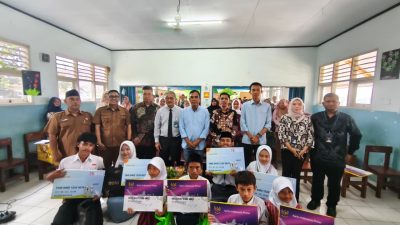 Bank BRI BO Rangkasbitung Serahkan Secara Simbolis Program Bantuan PIP di SDN 1 Pajagan, Lebak – Banten