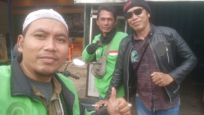 Solidaritas Tanpa Batas, Kolaborasi Komunitas Ojol Bantu Sekwil Gograber DPW Kabupaten Tangerang Yang Mogok di Jelupang BSD