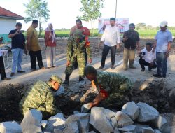 Dandim 0509/Kab. Bekasi Pimpin Peletakan Batu Pertama Koperasi Desa Merah Putih di Karangreja