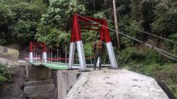 Pulihkan Akses Pasca Banjir, TNI AD Rampungkan Jembatan Gantung di Mandailing Natal