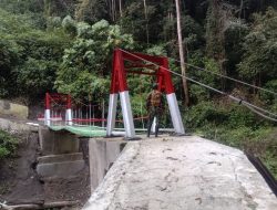 Pulihkan Akses Pasca Banjir, TNI AD Rampungkan Jembatan Gantung di Mandailing Natal