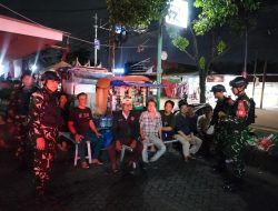 Patroli Komduk, Babinsa dan Warga Bersatu Jaga Wilayah Tetap Kondusif