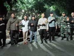 Ciptakan Wilayah Aman dan Kondusif, Babinsa Koramil 04/Pulogadung Bersama Aparat dan Warga Gelar Patroli Malam