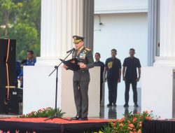 Komandan Grup 1 Kopassus Membacakan Pembukaan UUD 1945 pada Upacara Hari Lahir Pancasila di KP3B Banten