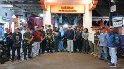 Babinsa Koramil 05/Kramatjati-Makasar dan Warga Gelar Patroli Malam Perkuat Kamtibmas di Halim Perdanakusuma