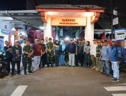 Babinsa Koramil 05/Kramatjati-Makasar dan Warga Gelar Patroli Malam Perkuat Kamtibmas di Halim Perdanakusuma