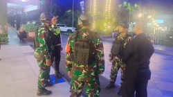 Babinsa Koramil 08/Duren Sawit Gelar Patroli dan Siskamling Keliling Bersama Komponen Masyarakat