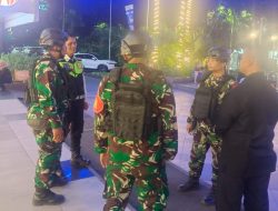 Babinsa Koramil 08/Duren Sawit Gelar Patroli dan Siskamling Keliling Bersama Komponen Masyarakat