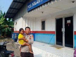 Truk Trailer Lindas Pengendara Motor di Marunda, Anak Penumpang Diselamatkan Polisi