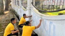 ‎Polres Cianjur Bersihkan Coretan Vandalisme ACAB dan Gelar Aksi Bersih-bersih Sambut Hari Bhayangkara ke-80