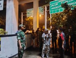 Pastikan Wilayah Aman dan Kondusif, Koramil 04/Pulogadung Gelar Patroli/Siskamling