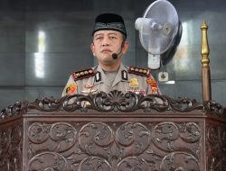 Dari Mimbar Jumat, Kapolres Jakbar Kombes Pol Nasriadi Ajak Masyarakat Jaga Kerukunan dan Keamanan Lingkungan